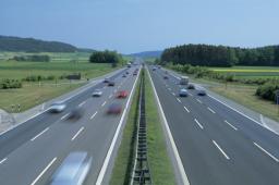 Irlandzki wykonawca tonie przez polską autostradę