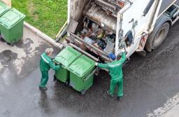 Wiele firm zyskuje na awanturze o odbiór warszawskich śmieci