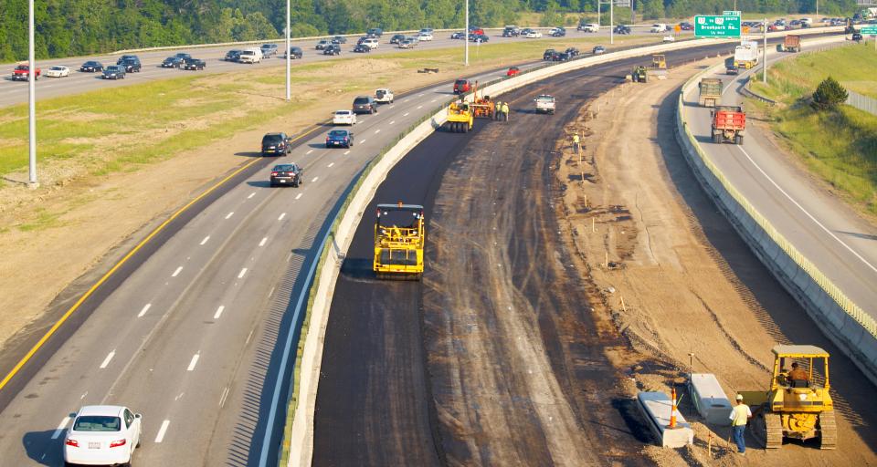 Szmit: do listopada 2016 r. podpisano umowy na budowę dróg o wartości prawie 12 mld zł