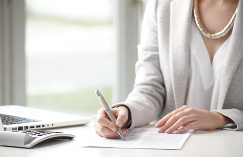 Umowy zlecenia opiekunów GOPS należy wykazać w rocznym sprawozdaniu