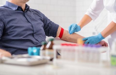 Nie tylko pielęgniarki i położne mają prawo do pobierania krwi do badania