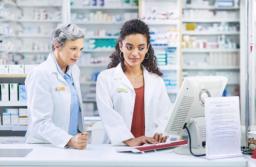 Naczelna Rada Aptekarska: zasada „apteka dla farmaceutów” obowiązuje w wielu krajach