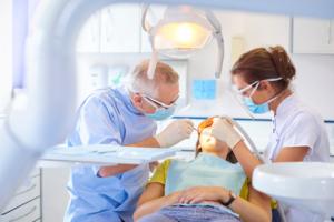 Lekarz dentysta ma różne możliwości wykonywania zawodu