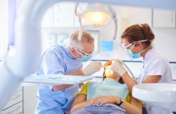 Lekarz dentysta ma różne możliwości wykonywania zawodu