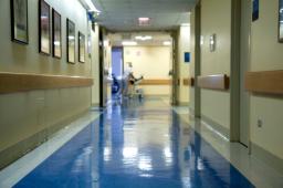 Szpitale poza siecią stawiają na usługi komercyjne