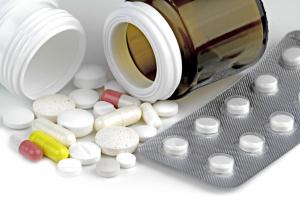 Firmy farmaceutyczne postulują ograniczenie wiekowe przy zakupie leków