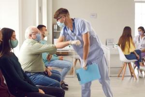 Pacjent ze skierowaniem w trybie pilnym ma pierwszeństwo przed przypadkami stabilnymi