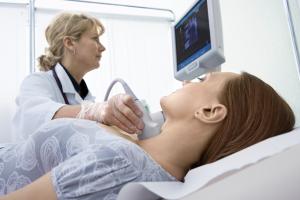 Pielęgniarka bez kursu specjalistycznego może wykonać EKG w obecności lekarza