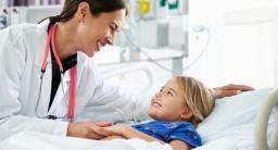 Bydgoszcz: 100 implantów wszczepiono w Wojewódzkim Szpitalu Dziecięcym