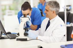 Diagności laboratoryjni apelują o podniesienie wynagrodzeń
