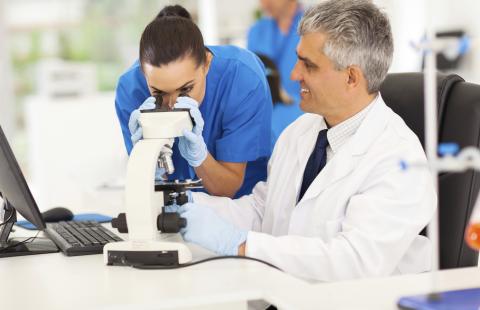 Diagności laboratoryjni apelują o podniesienie wynagrodzeń
