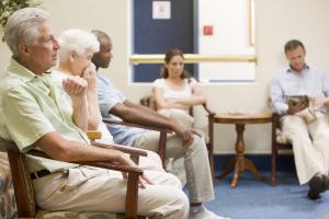 Pacjenci po udarze zbyt długo czekają na rehabilitację