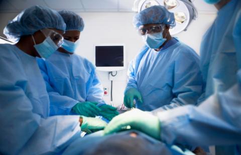 Olsztyn: nowatorska operacja dziecka chorego na skoliozę