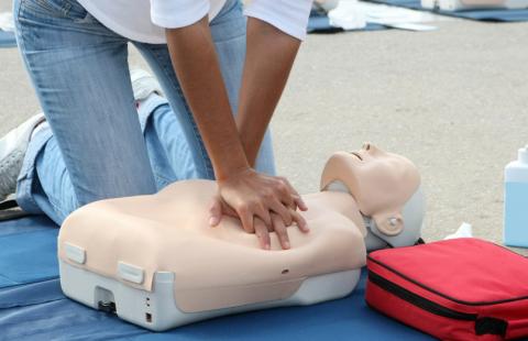 Defibrylator AED  może uratować życie