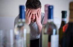 7 procent Polaków pije alkohol ryzykownie