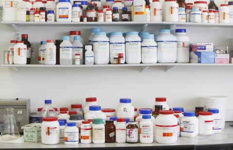 Eksperci: inwestycje przemysłu farmaceutycznego zwiększą bezpieczeństwo lekowe kraju