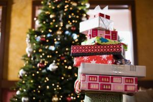 Czy paczki świąteczne dla pracowników można zakwalifikować jako darowiznę?