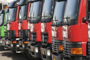Brak kierowców i unijny pakiet drogowy zagrażają transportowi