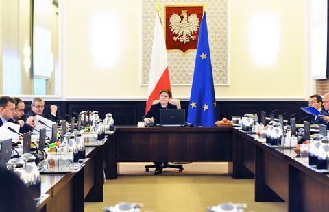 Rząd planuje zamrożenie funduszu płac w budżetówce