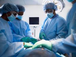 Samorząd lekarski: Ryczałt powoduje dalsze zadłużanie się szpitali