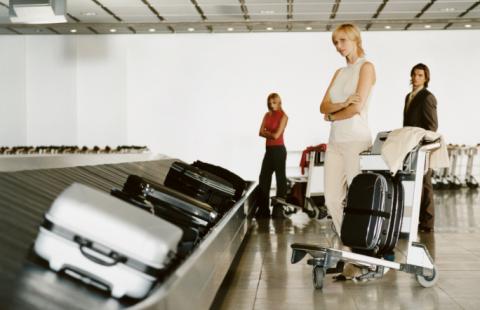 Biuro podróży powinno ustalić, gdzie jest zagubiony bagaż