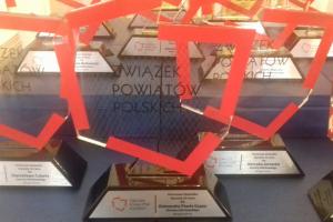 Starostowie i prezydenci uhonorowani podczas zgromadzenia Związku Powiatów Polskich