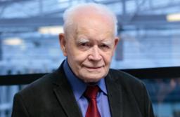 Prof. Strzembosz: Prokurator najwyższym sędzią w Polsce