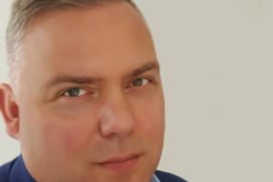 Centralnie sterowane podwyżki ubezwłasnowolnią dyrektorów