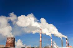 Czy we wniosku o wydanie pozwolenia na emisję pyłów należy uwzględnić wielkość emisji z istniejących instalacji?