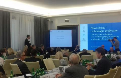 Robot i komórki macierzyste w polskiej służbie zdrowia