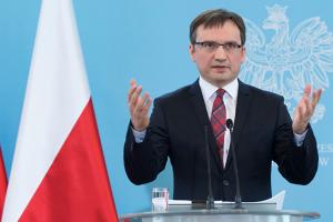 Ziobro: nie ma próby wyprowadzenia Polski z UE