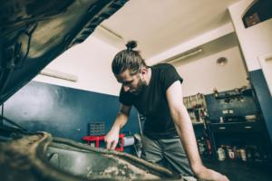 Stacje diagnostyczne zrobią zdjęcia aut i pobiorą wyższą opłatę od spóźnialskich