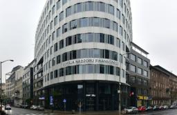 Zatrzymanie kolejnego b. przewodniczącego KNF i jego urzędników