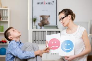 ZNP: Nauczyciele zmuszani do zajęć psychologiczno-pedagogicznych za darmo