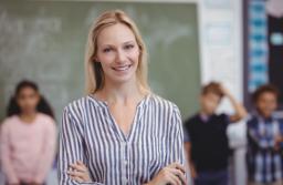 Nauczyciel zarabia mniej niż inni specjaliści