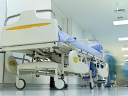 Szpitale masowo likwidują łóżka