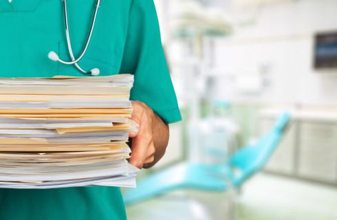 Czy przepisy ustanawiają tryb niszczenia dokumentacji medycznej?
