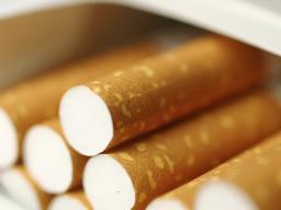 Sprzedaż papierosów w Polsce zagrożona coraz bardziej