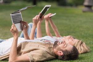 10 proc. obywateli korzysta z e-usług