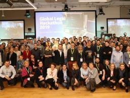 Program podpowiadający prawnikowi klauzule wygrał w polskiej edycji Global Legal Hackathon
