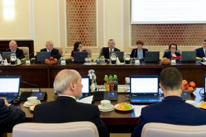 Rząd: Wprowadzenie szybkich alimentów i poprawki do ustawy o sporcie