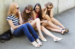 Polski nastolatek zestresowany i niezadowolony z życia