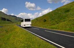 Ustawa, która przywróci połączenia autobusowe w małych miejscowościach, przyjęta przez Sejm