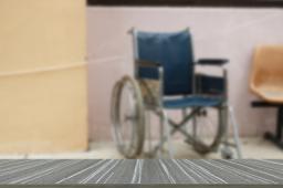 Pacjent łatwiej otrzyma gorset, wózek inwalidzki czy protezę, senat poparł nowelizację
