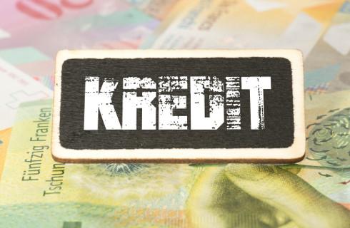 Niższy pułap pozaodsetkowych kosztów kredytu i nadzór KNF w projekcie ustawy antylichwiarskiej