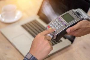 Obniżenie limitu płatności gotówkowych ma służyć dalszemu uszczelnianiu VAT