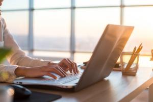 UODO: Trzeba informować o przekazywaniu danych Facebookowi