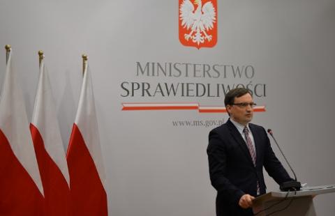 Kolejny sędzia związany hejtem wobec kolegów odwołany