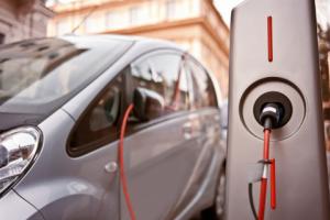 Rząd finiszuje prace nad dopłatami do "elektryków"