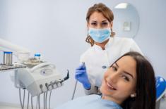 Ustawa wchodzi w życie - szkoły gorączkowo szukają dentystów